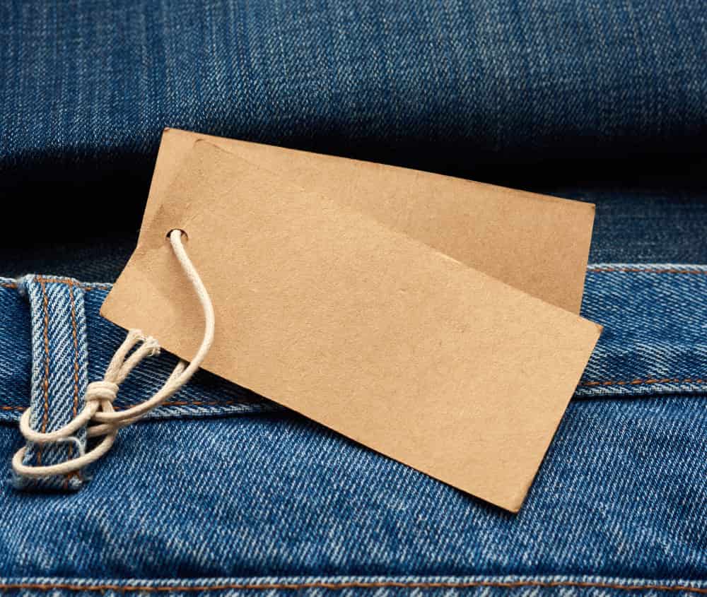 Quanto custam etiquetas para roupas? Entenda o que influencia no preço