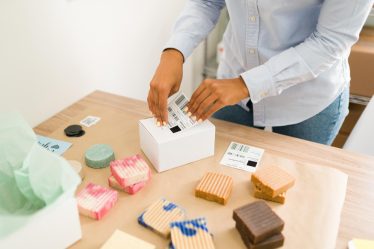 Fornecedor de etiquetas e ribbons: por que comprar os dois com a F&F?