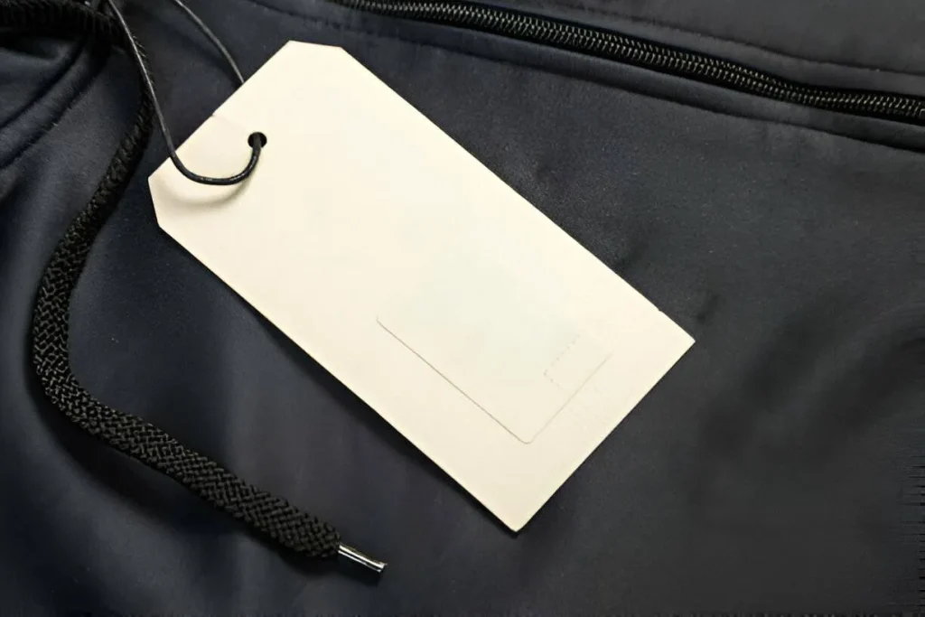 Etiquetas personalizadas para loja de roupas: como manter padrão em múltiplas lojas
